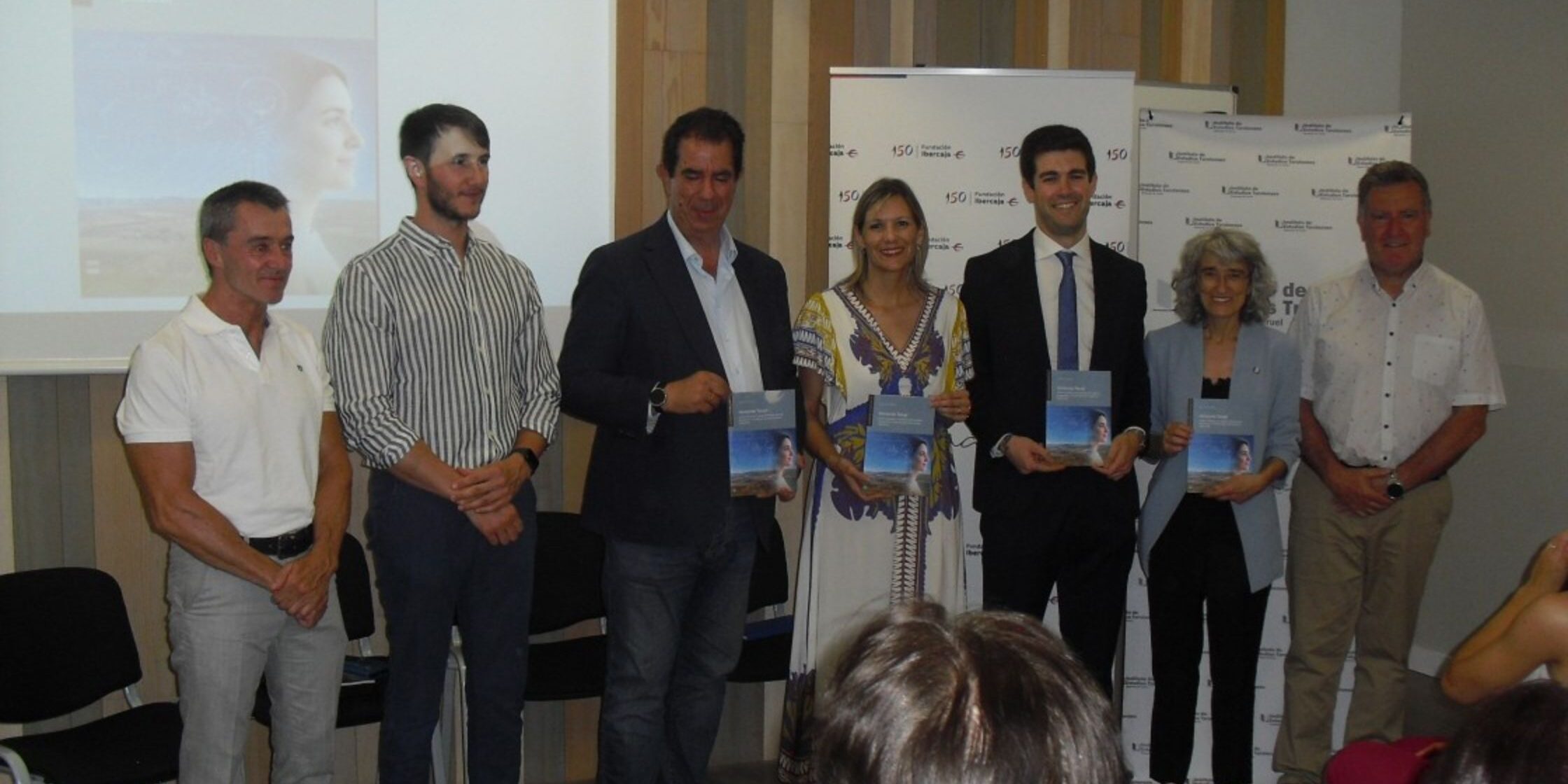 Foto familia jornada Horizonte Teruel